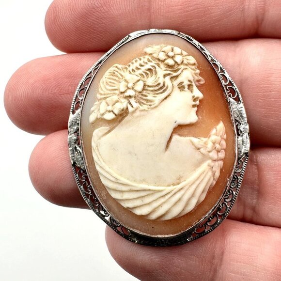 Antique Victorian Womans Brooch Pin 10K White Gold Shell Cameo Flowers in Hair - Picture 1 of 9